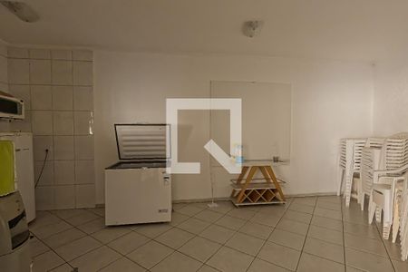 Casa de condomínio à venda com 240m², 4 quartos e 3 vagas Casa de condomínio à venda com 240m², 4 quartos e 3 vagasÁrea comum - Salão de festas