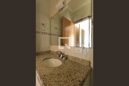 Casa de condomínio à venda com 240m², 4 quartos e 3 vagas Casa de condomínio à venda com 240m², 4 quartos e 3 vagasBanheiro da Suíte 1