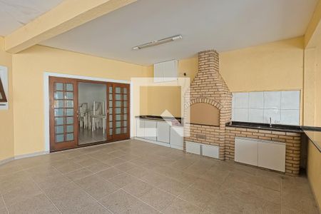 Casa de condomínio à venda com 240m², 4 quartos e 3 vagas Casa de condomínio à venda com 240m², 4 quartos e 3 vagasÁrea comum - Churrasqueira