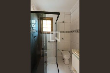 Casa de condomínio à venda com 240m², 4 quartos e 3 vagas Casa de condomínio à venda com 240m², 4 quartos e 3 vagasBanheiro