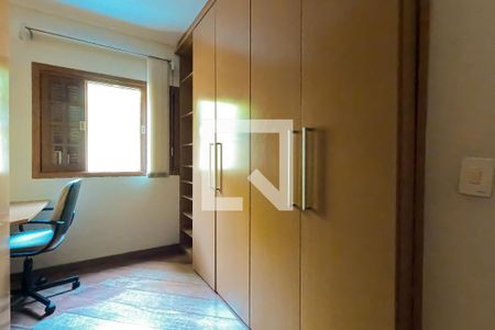 Casa de condomínio à venda com 240m², 4 quartos e 3 vagas Casa de condomínio à venda com 240m², 4 quartos e 3 vagasQuarto 2