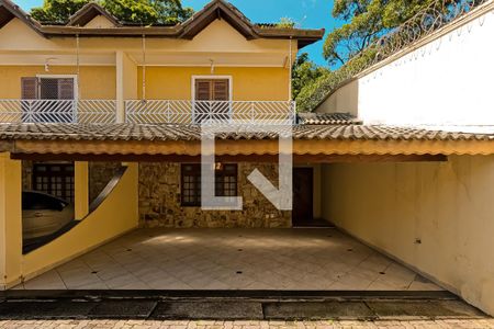 Casa de condomínio à venda com 240m², 4 quartos e 3 vagas Casa de condomínio à venda com 240m², 4 quartos e 3 vagasFachada da Casa