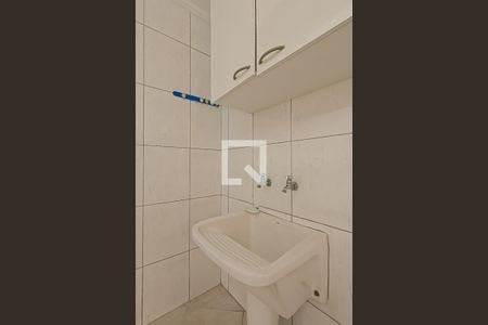 Casa de condomínio à venda com 240m², 4 quartos e 3 vagas Casa de condomínio à venda com 240m², 4 quartos e 3 vagasÁrea de Serviço