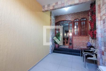 Casa à venda com 300m², 3 quartos e 1 vaga Casa à venda com 300m², 3 quartos e 1 vagaGaragem