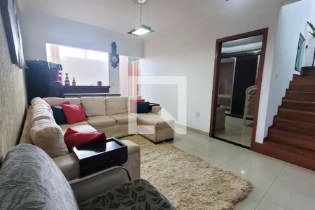 Sala de TV de casa para alugar com 3 quartos, 300m² em Campo Alto, Contagem
