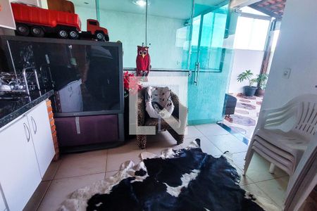 Casa à venda com 300m², 3 quartos e 1 vaga Casa à venda com 300m², 3 quartos e 1 vagaCozinha - Terraço