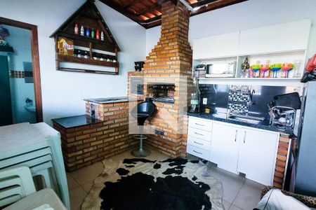 Casa à venda com 300m², 3 quartos e 1 vaga Casa à venda com 300m², 3 quartos e 1 vagaCozinha - Terraço