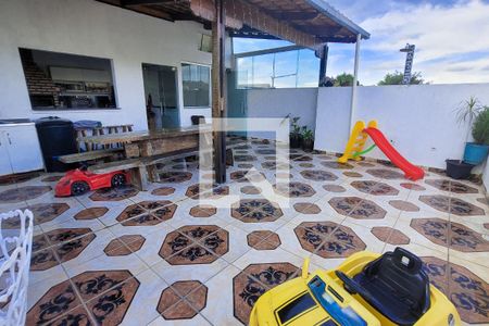 Casa à venda com 300m², 3 quartos e 1 vaga Casa à venda com 300m², 3 quartos e 1 vagaTerraço