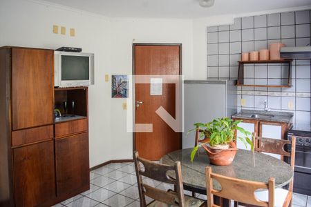 Sala + Cozinha de apartamento para alugar com 1 quarto, 40m² em Cachoeira do Bom Jesus, Florianópolis