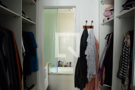 Casa de condomínio para alugar com 190m², 4 quartos e 3 vagasCloset suíte 2