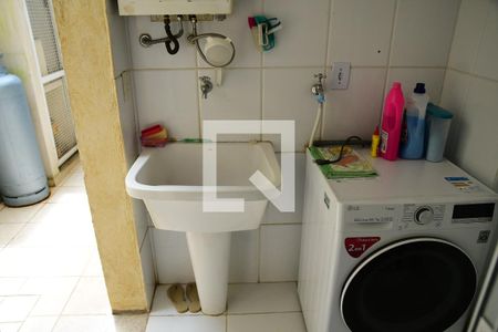 Casa de condomínio para alugar com 190m², 4 quartos e 3 vagasÁrea de Serviço