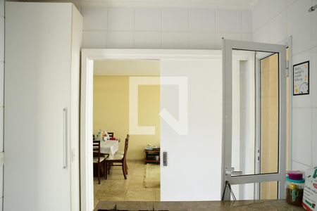 Casa de condomínio para alugar com 190m², 4 quartos e 3 vagasCozinha