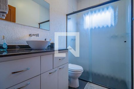 Casa à venda com 280m², 3 quartos e 3 vagasBanheiro da Suíte 2