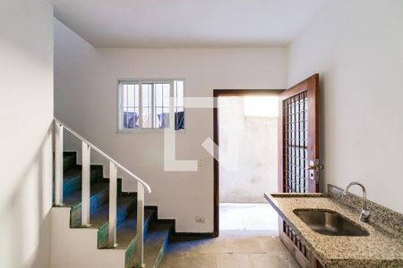 Sala/Cozinha de casa para alugar com 2 quartos, 40m² em Jardim Monte Kemel, São Paulo