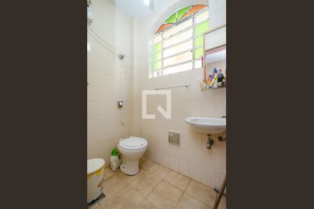 Casa para alugar com 270m², 4 quartos e 4 vagasBanheiro de serviço