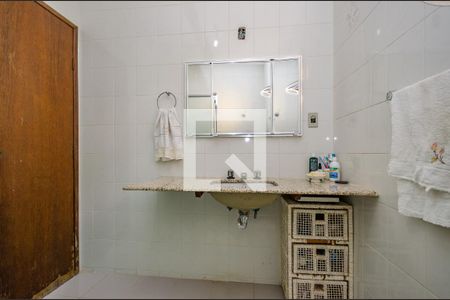 Casa para alugar com 270m², 4 quartos e 4 vagasBanheiro Social