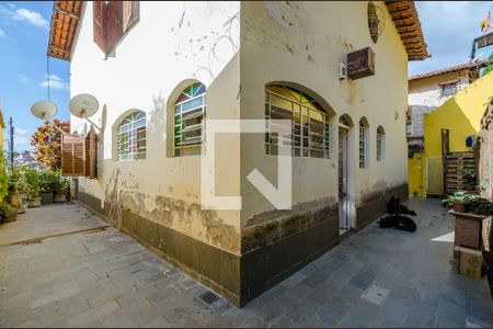 Casa para alugar com 270m², 4 quartos e 4 vagasQuintal