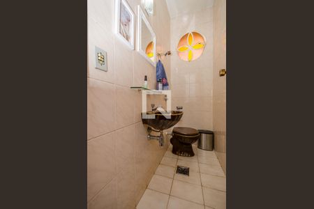 Casa para alugar com 270m², 4 quartos e 4 vagasLavabo