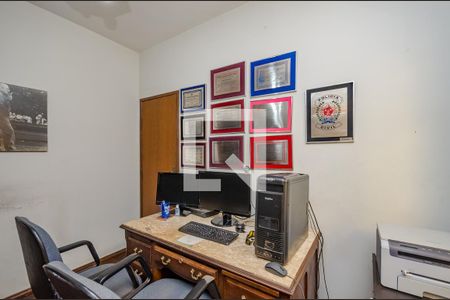 Casa para alugar com 270m², 4 quartos e 4 vagasEscritório