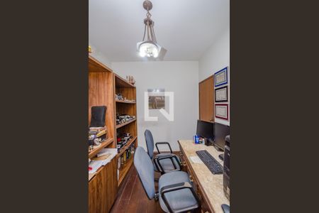 Casa para alugar com 270m², 4 quartos e 4 vagasEscritório