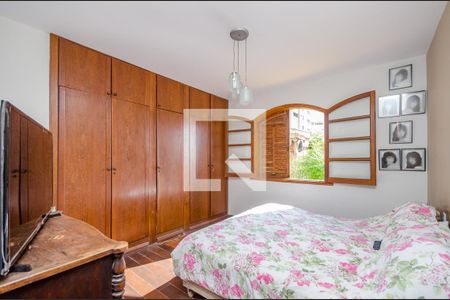 Casa para alugar com 270m², 4 quartos e 4 vagasSuíte