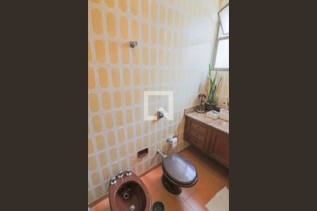 Casa para alugar com 400m², 5 quartos e 4 vagasBanheiro Social