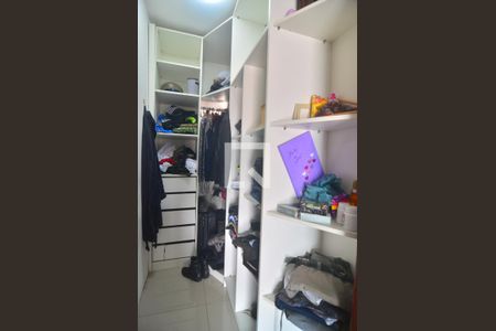 Casa à venda com 264m², 3 quartos e 4 vagasCloset