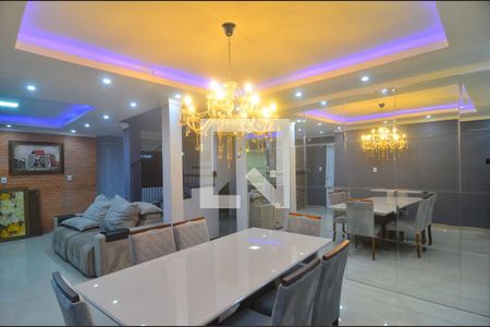 Casa à venda com 264m², 3 quartos e 4 vagasSala