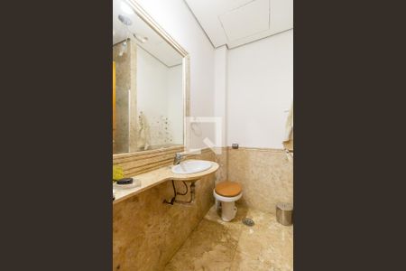 Casa à venda com 180m², 3 quartos e 1 vaga Casa à venda com 180m², 3 quartos e 1 vagaBanheiro