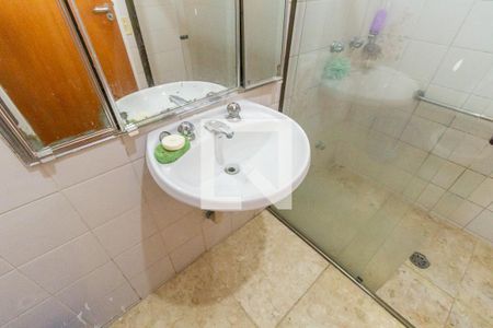 Casa à venda com 180m², 3 quartos e 1 vaga Casa à venda com 180m², 3 quartos e 1 vagaBanheiro da Suíte