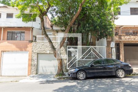Casa à venda com 180m², 3 quartos e 1 vaga Casa à venda com 180m², 3 quartos e 1 vagaFachada