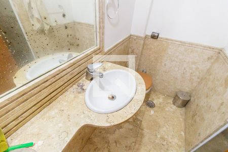 Casa à venda com 180m², 3 quartos e 1 vaga Casa à venda com 180m², 3 quartos e 1 vagaBanheiro