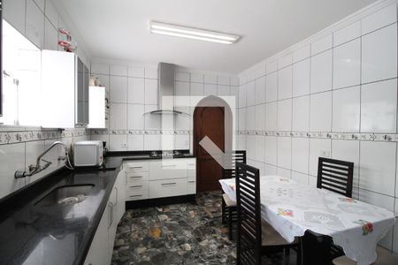 Casa à venda com 400m², 6 quartos e 4 vagasCozinha