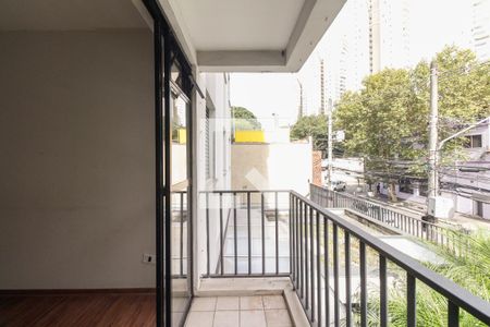 Apartamento à venda com 72m², 3 quartos e 1 vaga Apartamento à venda com 72m², 3 quartos e 1 vagaVaranda