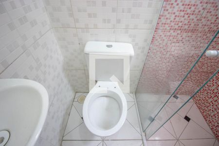 Casa para alugar com 59m², 2 quartos e 1 vaga Casa para alugar com 59m², 2 quartos e 1 vagaBanheiro da Suíte 2