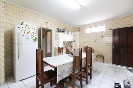 Casa à venda com 500m², 3 quartos e 8 vagas Casa à venda com 500m², 3 quartos e 8 vagasCozinha