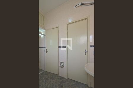 Apartamento para alugar com 128m², 3 quartos e 1 vaga Apartamento para alugar com 128m², 3 quartos e 1 vagaBanheiro Social e Suíte (1 banheiro e meio)