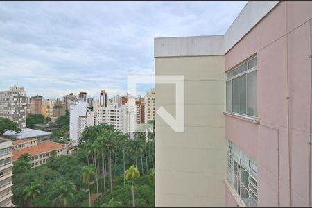 Apartamento para alugar com 128m², 3 quartos e 1 vaga Apartamento para alugar com 128m², 3 quartos e 1 vagaVista da Dependência de serviço