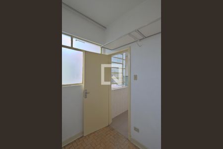 Apartamento para alugar com 128m², 3 quartos e 1 vaga Apartamento para alugar com 128m², 3 quartos e 1 vagaDependência de serviço