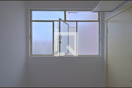Apartamento para alugar com 128m², 3 quartos e 1 vaga Apartamento para alugar com 128m², 3 quartos e 1 vagaDependência de serviço