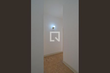 Corredor de apartamento para alugar com 3 quartos, 128m² em Centro, Campinas