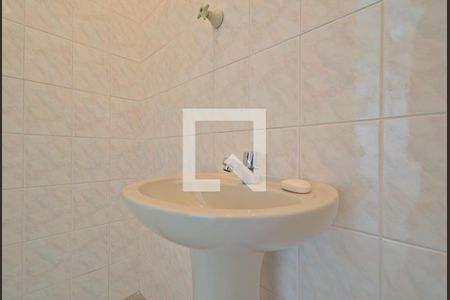 Banheiro de serviço de apartamento para alugar com 3 quartos, 128m² em Centro, Campinas