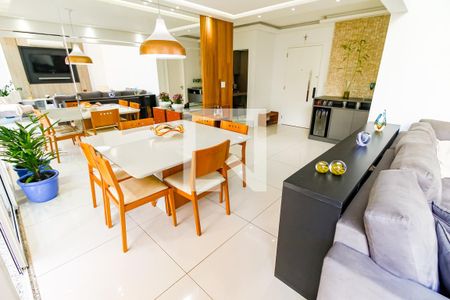 Sala de Jantar de apartamento à venda com 3 quartos, 175m² em Vila Suzana, São Paulo