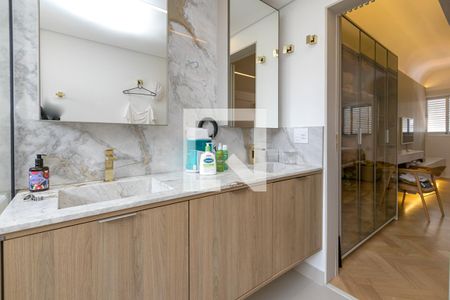 Apartamento à venda com 347m², 4 quartos e 4 vagasBanheiro da Suíte 1