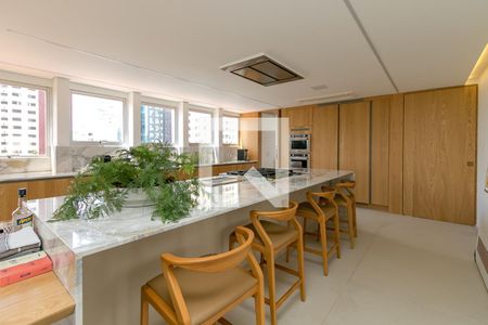 Apartamento à venda com 347m², 4 quartos e 4 vagasCozinha