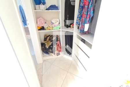 Casa à venda com 300m², 3 quartos e 4 vagas Casa à venda com 300m², 3 quartos e 4 vagasCloset da suíte 3