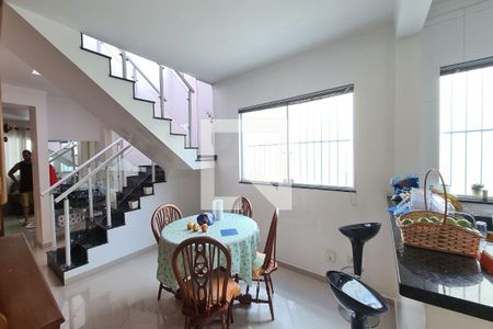 Casa à venda com 300m², 3 quartos e 4 vagas Casa à venda com 300m², 3 quartos e 4 vagasCopa