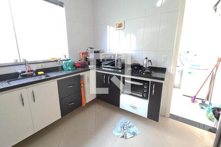 Casa à venda com 300m², 3 quartos e 4 vagas Casa à venda com 300m², 3 quartos e 4 vagasCozinha