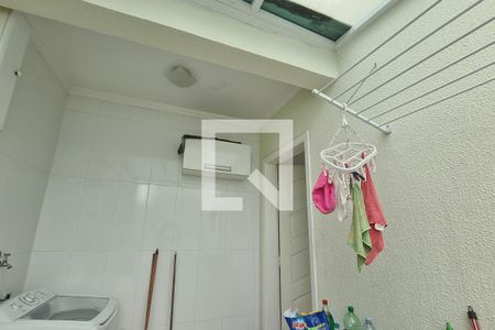 Casa à venda com 300m², 3 quartos e 4 vagas Casa à venda com 300m², 3 quartos e 4 vagasÁrea de Serviço