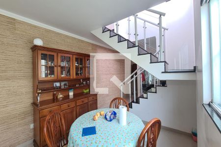 Casa à venda com 300m², 3 quartos e 4 vagas Casa à venda com 300m², 3 quartos e 4 vagasCopa